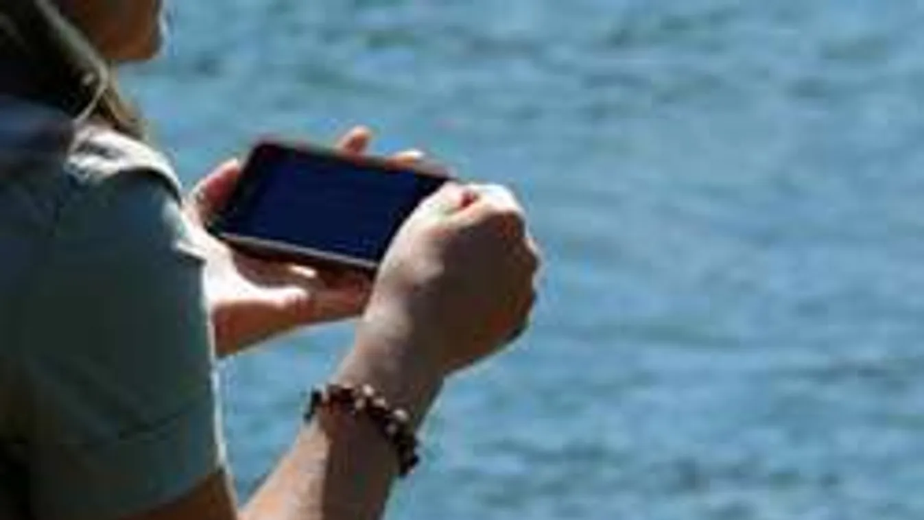 Tizenegy éves kislány halt bele a szelfizésbe