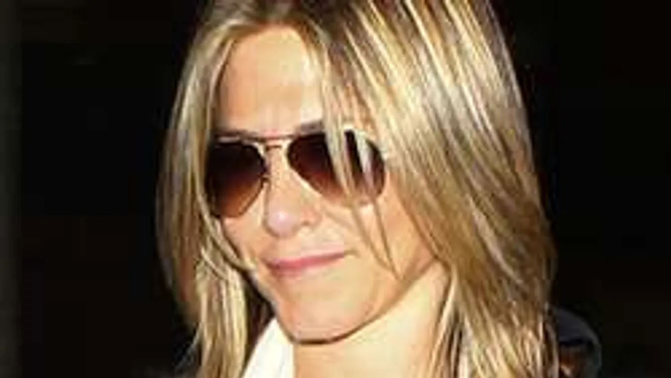 Még utoljára megalázta halott anyját Jennifer Aniston