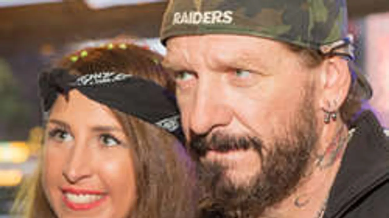 Így romantikázott a Szigeten Ganxsta Zolee és szexi barátnője!