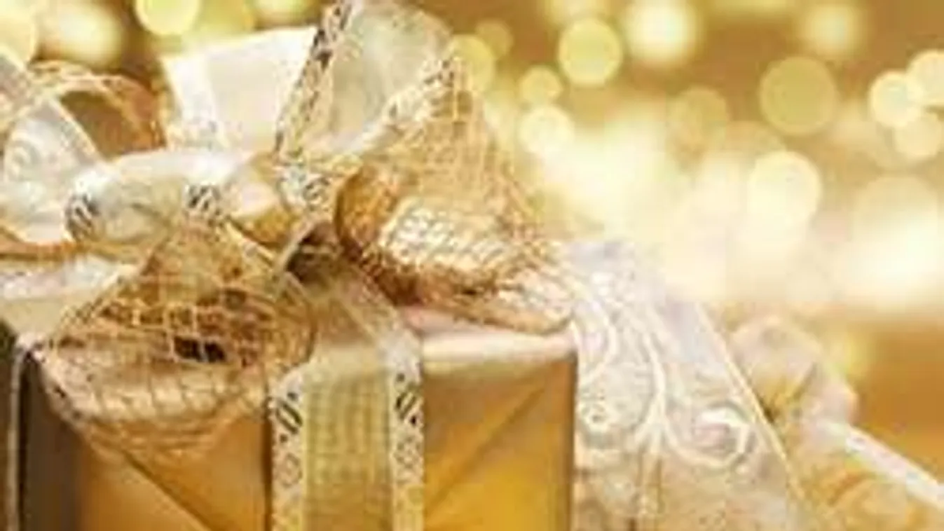 Még vége sincs a nyárnak, de itt már árulják a karácsonyi díszeket!