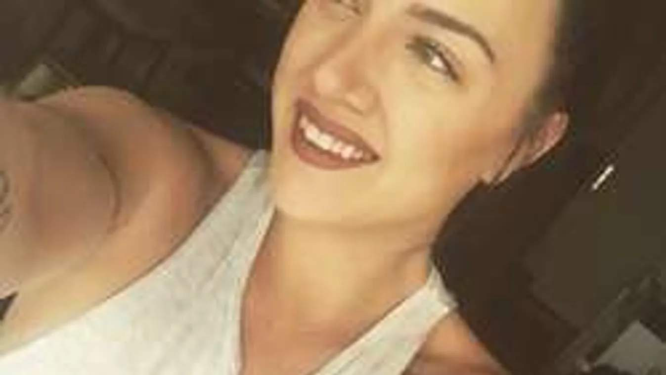 Köldökig kivágott ruhában mutatta meg hatalmas melleit a Szigeten Tóth Gabi!