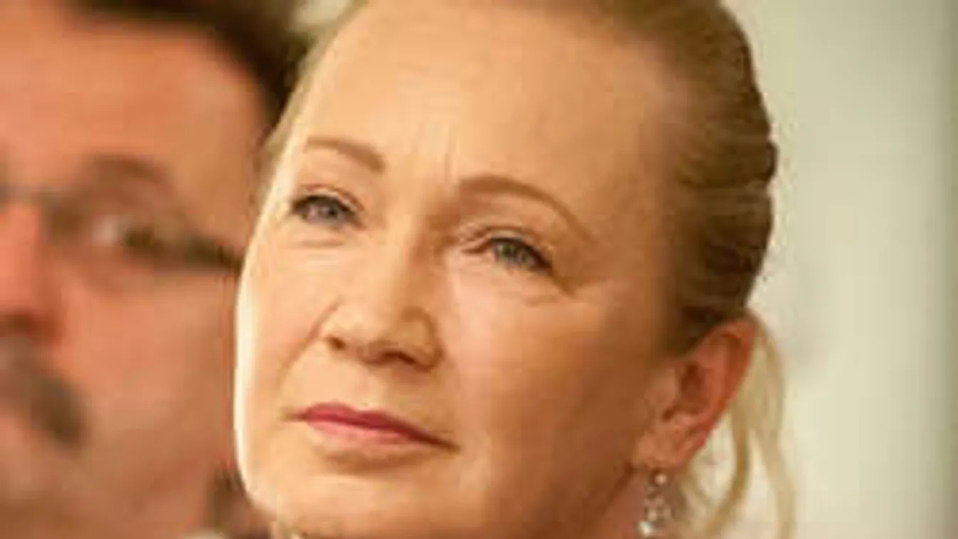 Nem fogsz hinni a szemednek! Így néz ki a 62 éves Udvaros Dorottya!