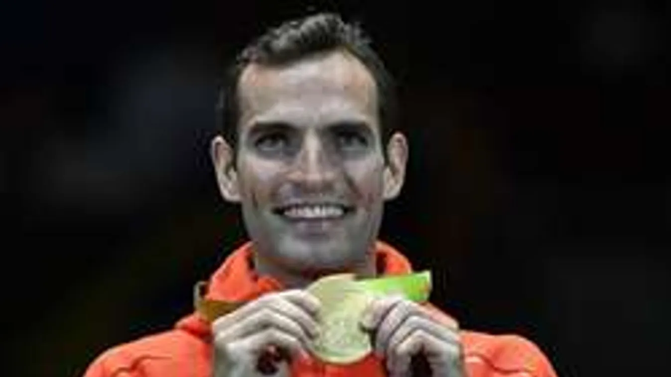 Megint kiverte a biztosítékot a köztévé riportere