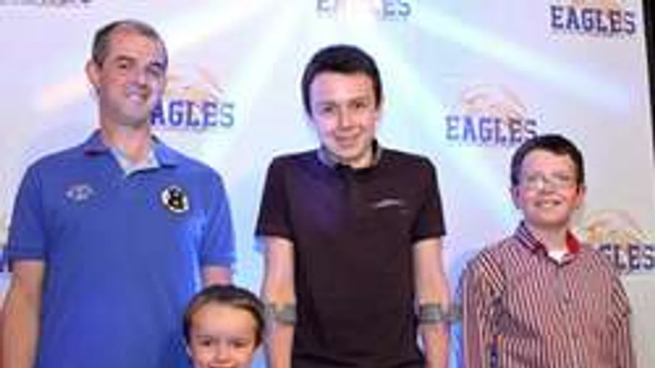 Tragédia: ágyukban gyilkolta meg a gyerekeit a tanár!