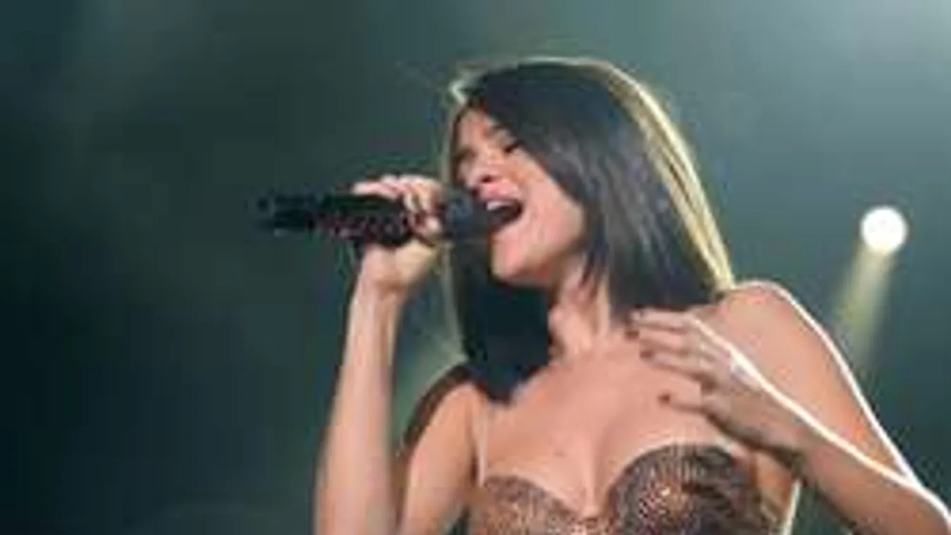 Összeomlott idegileg a dögös énekesnő