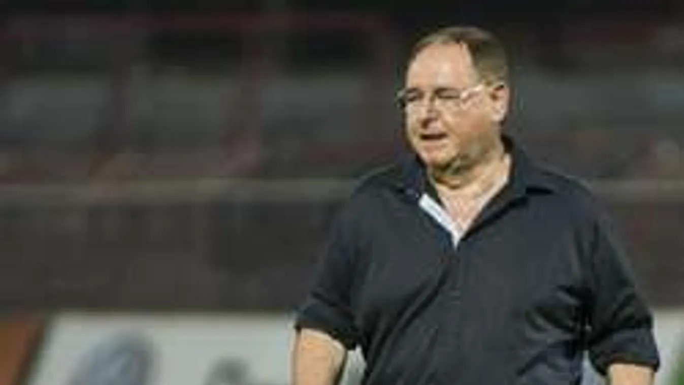 Megfenyegette az újságírókat a magyar focitulajdonos