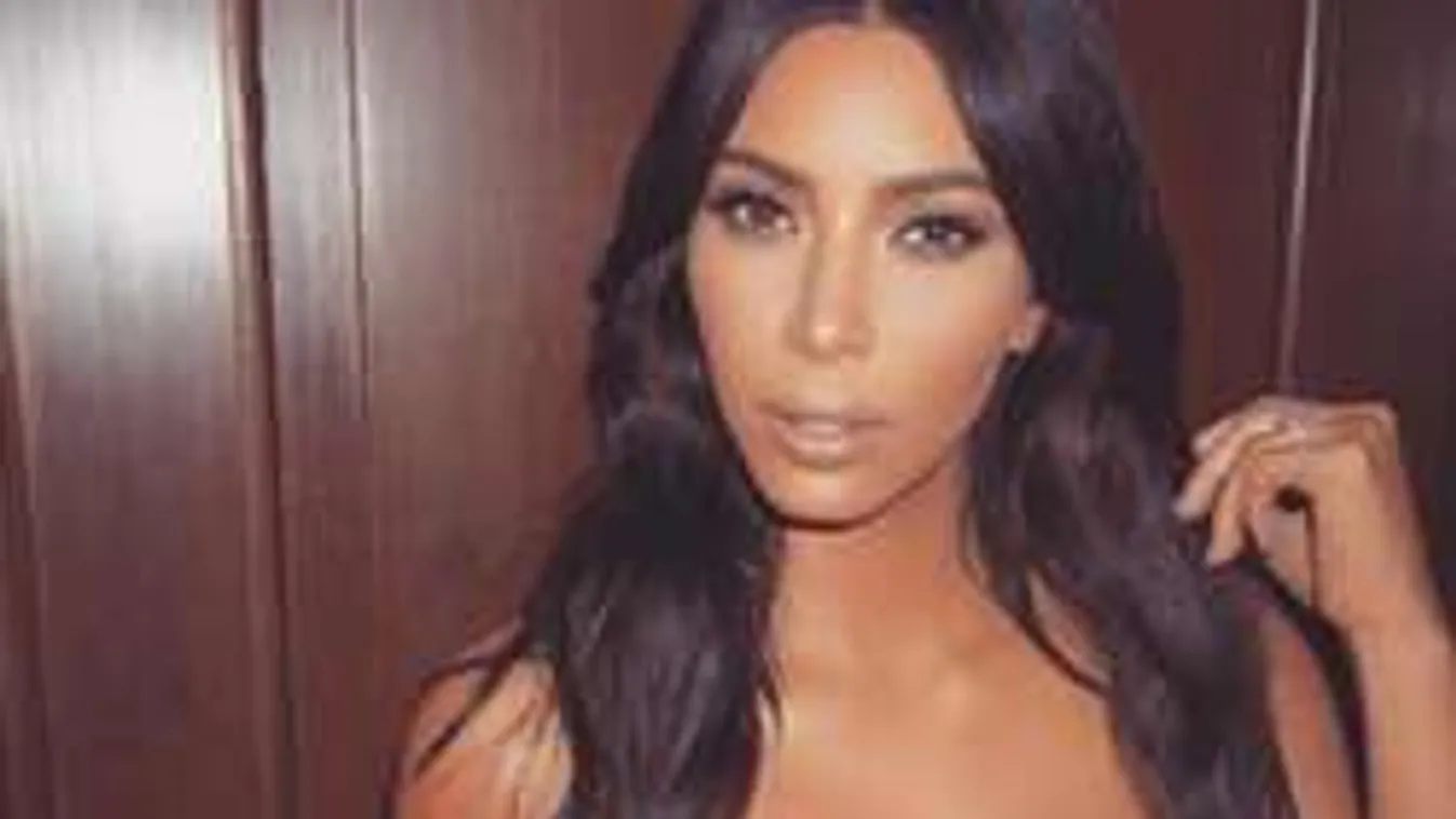 Botrányos: Szex közben festették le a magamutogató sztáranyukát - Fotó