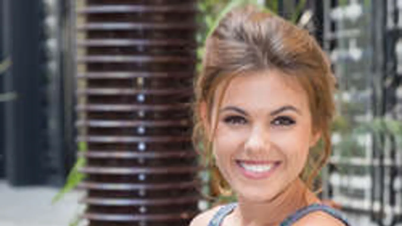 Ezt a munkát vállalta el újszülött gyermeke mellett Csobot Adél!