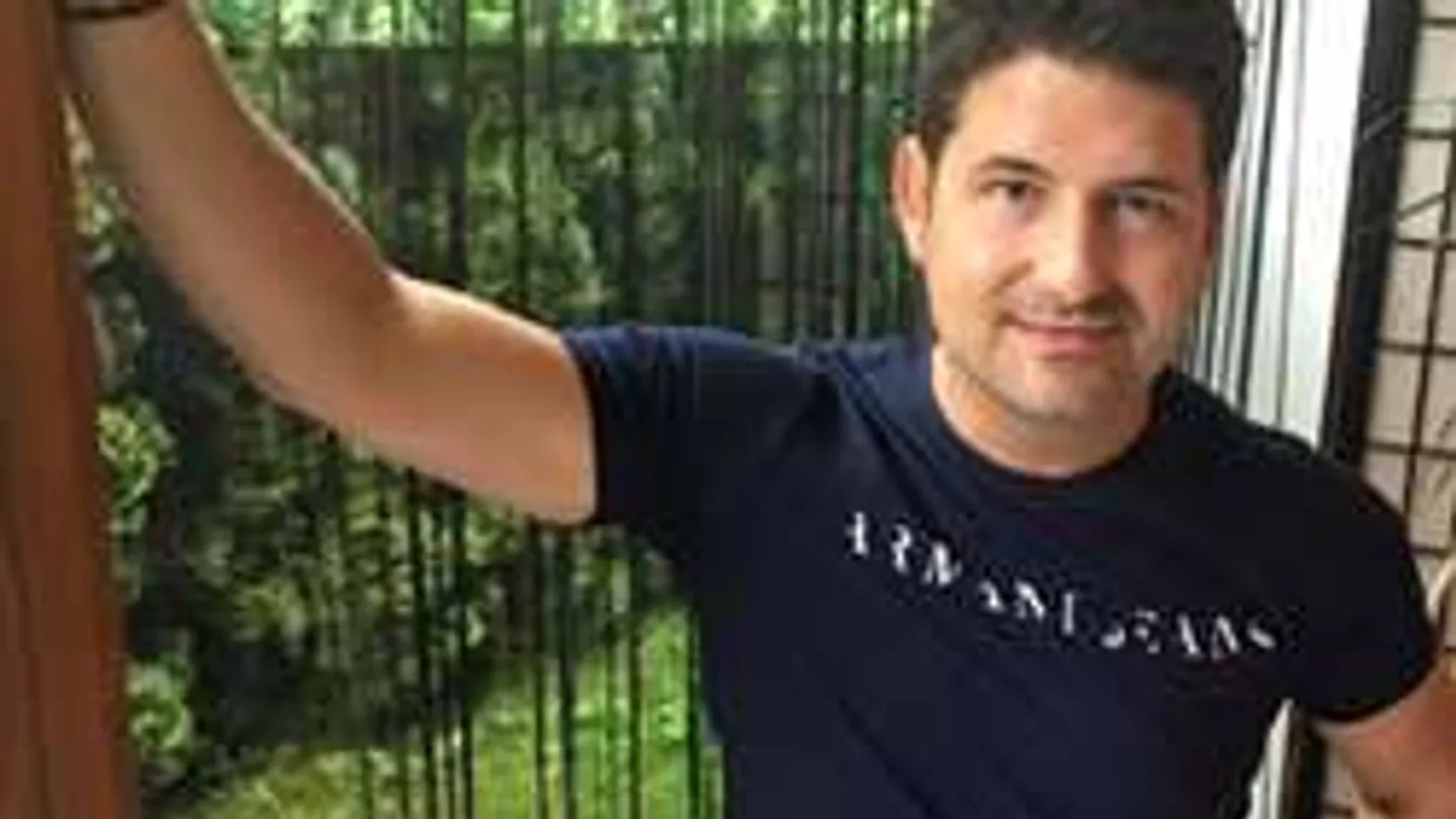 Ismert sztárral vigasztalódik Hajdú Péter!