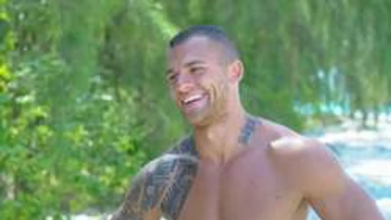 Kínos: ezért pornózott a frissen házasodott magyar híresség