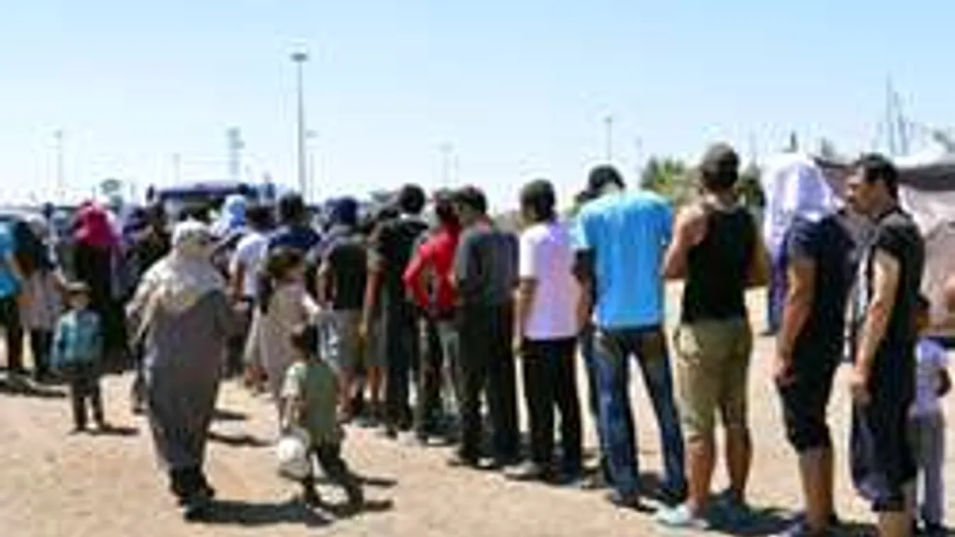 Húszezer migránst küldenének vissza Magyarországra!