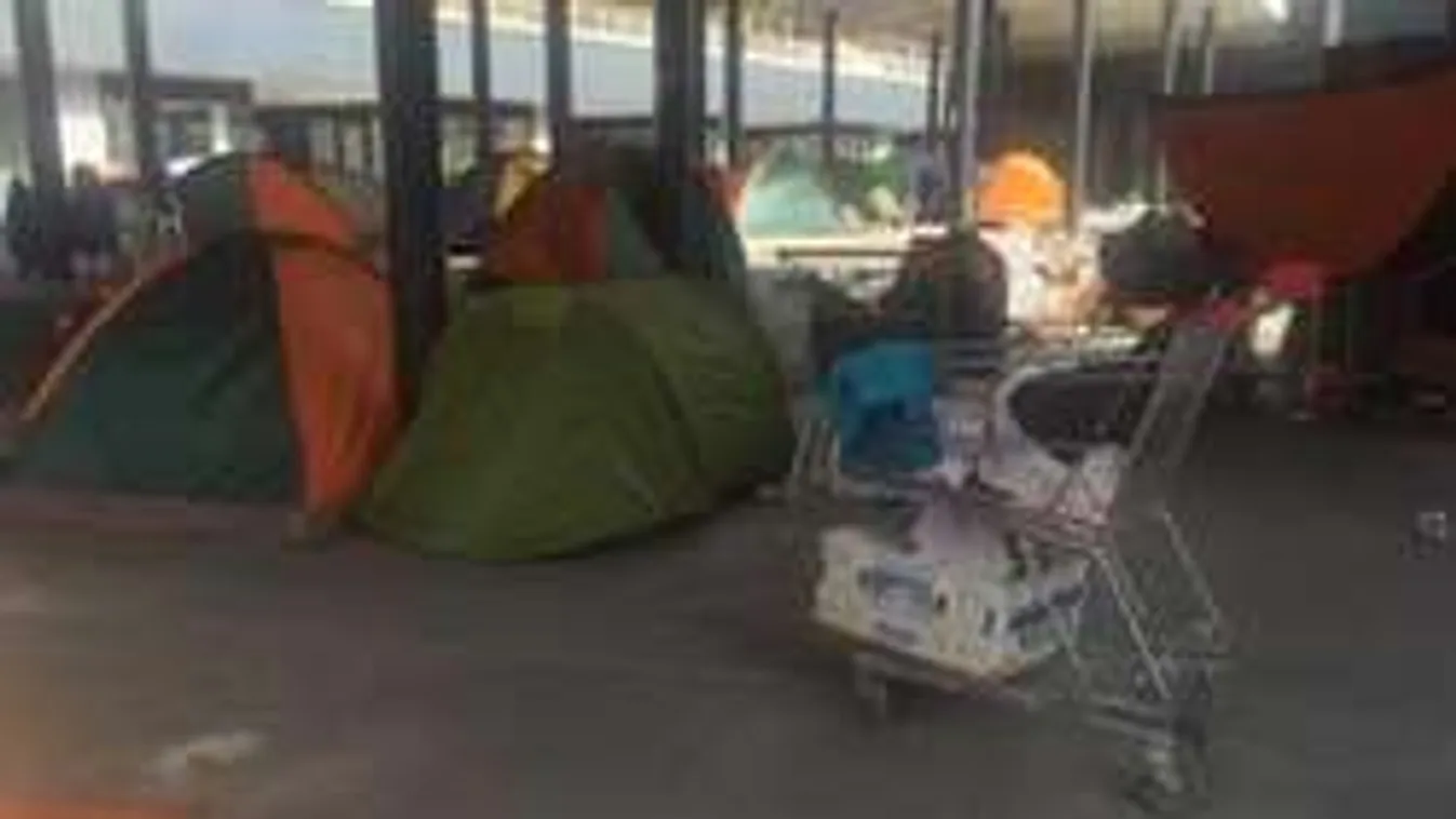 Ezért szállták meg újra a migránsok a Keleti pályaudvart! - Fotók