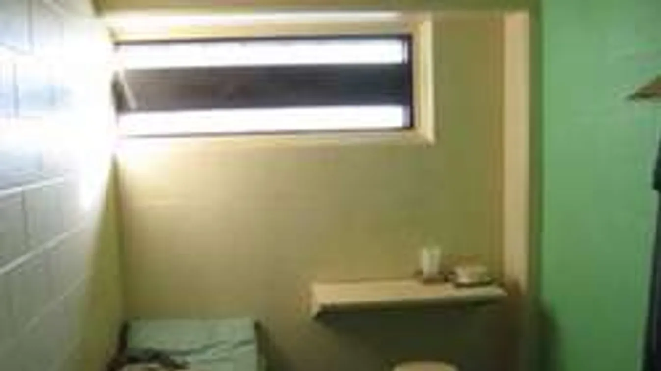 Három rab erőszakolt meg egy nőt