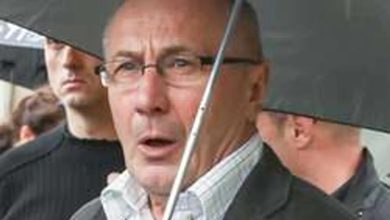 Megvan, kire cseréli legendás képernyősét a TV2!