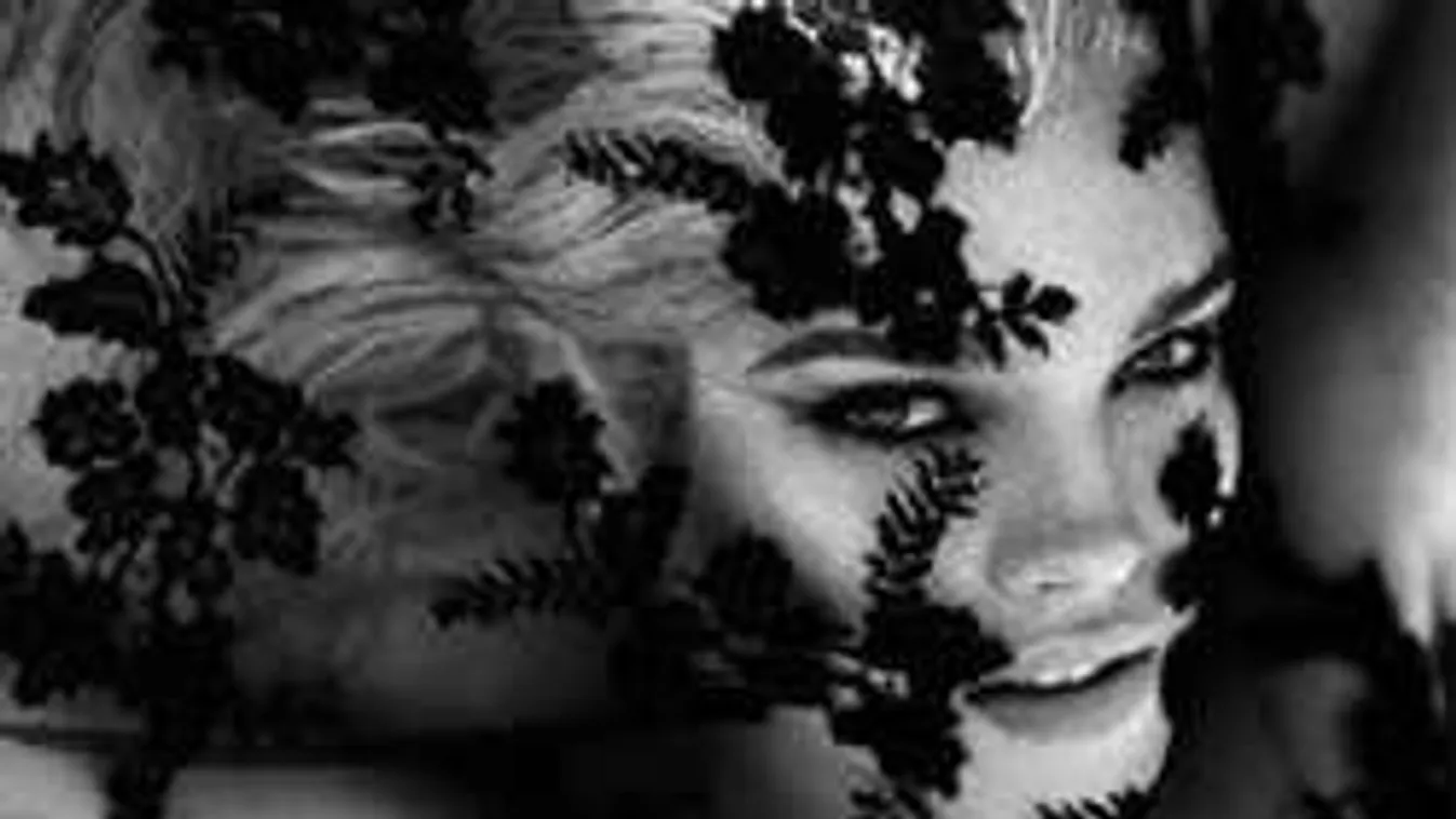 Nehézbombázók dobják le a textilt a világ legszexibb 12 oldalán