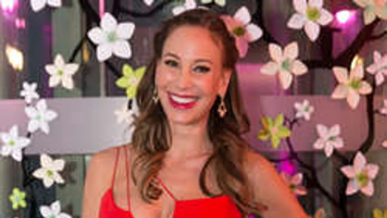 Ugyanott bulizott Vajna Tímea és a nőveréssel vádolt Johnny Depp!