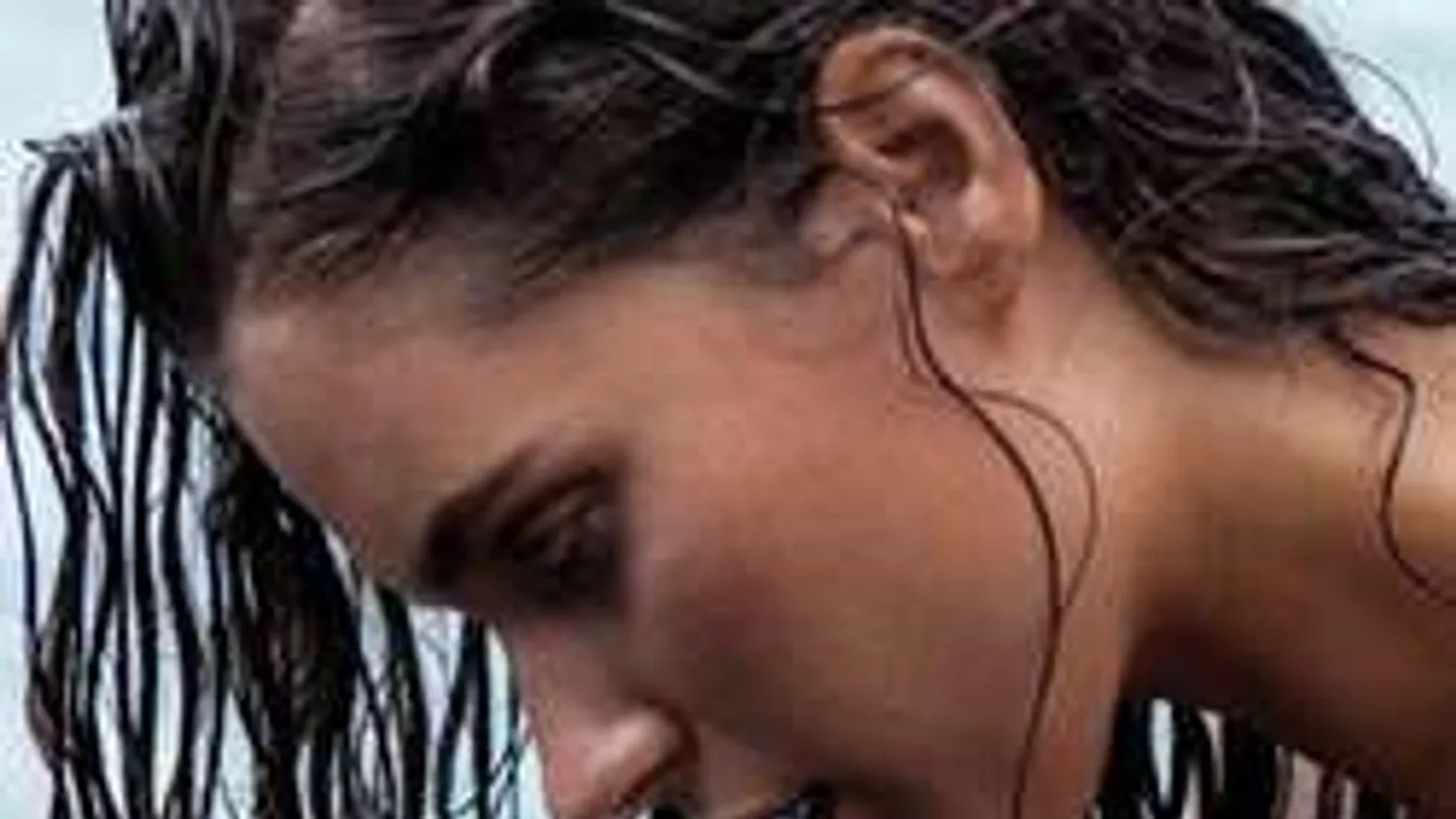 Így feküdj le vizes hajjal, hogy másnap is tökéletes legyen a frizurád