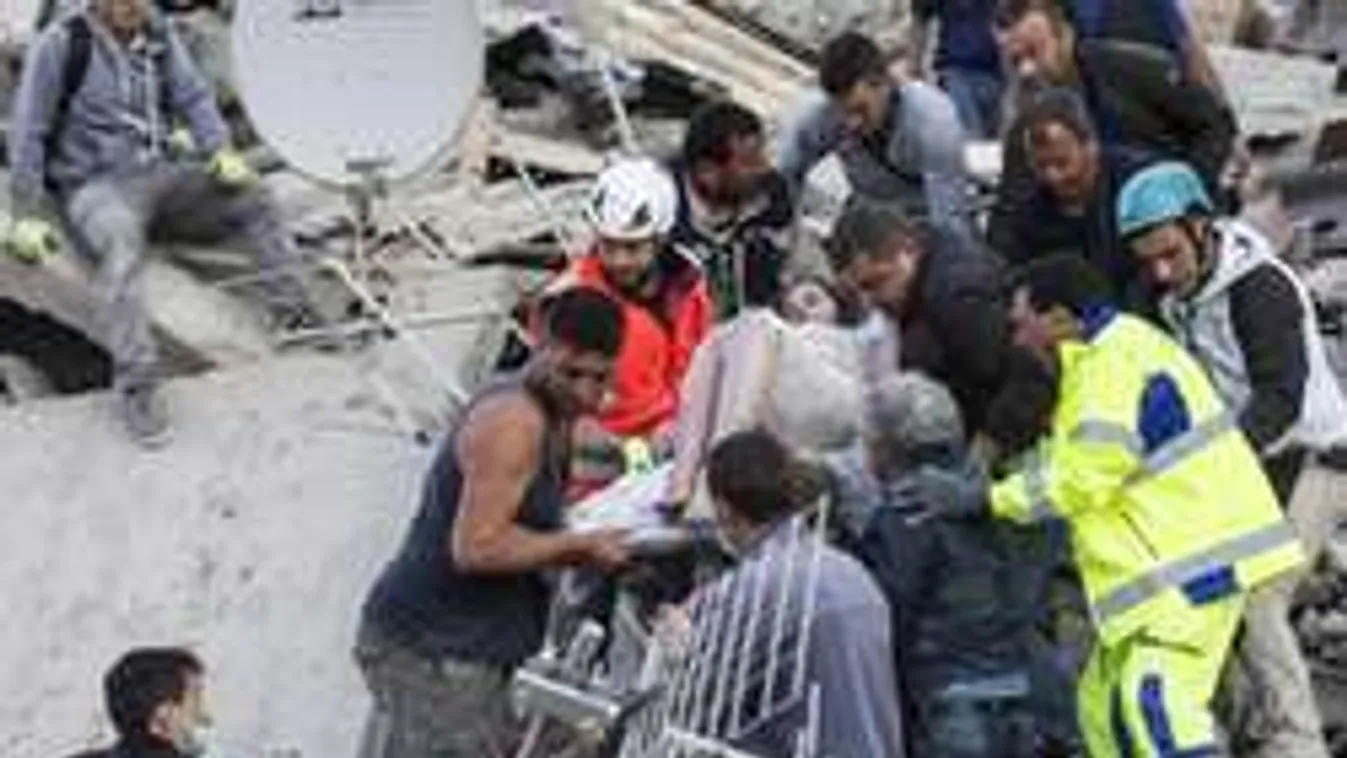 Csoda: csókolózó párt találtak élve az olaszországi romok alatt