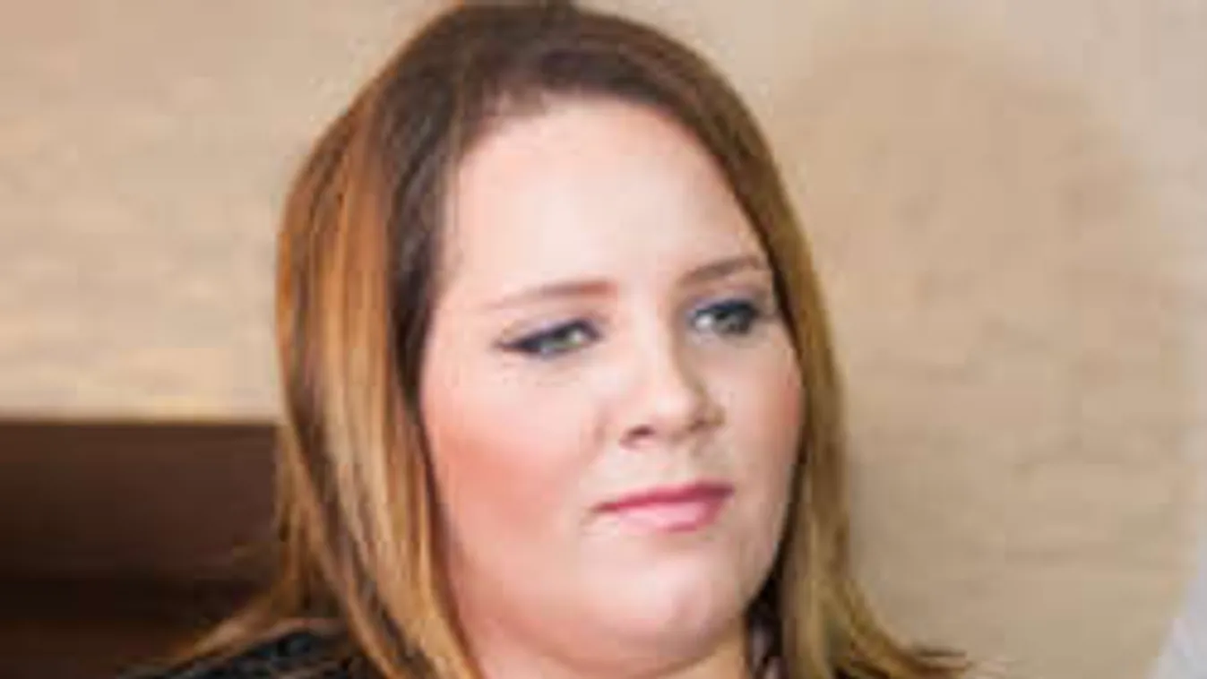 Képtelen feleszmélni a gyászból Tóth Vera!