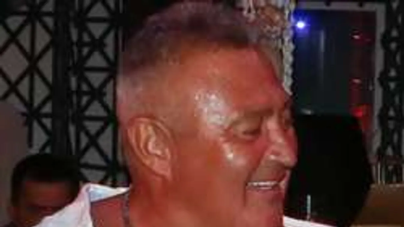 Újabb mélypont? Levetkőzött egy éjszakai partin Gesztesi Károly