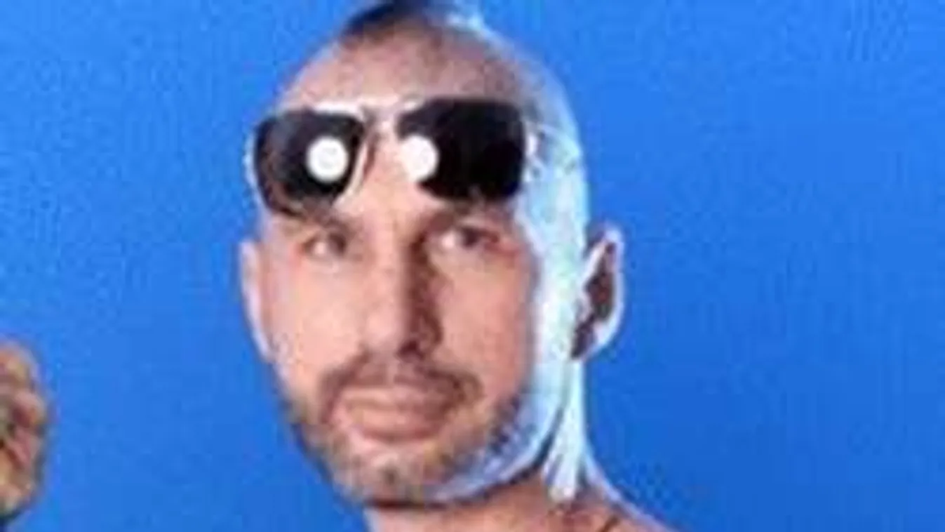 Kocsmában verekedett az ismert magyar popsztár! Letartóztatták!