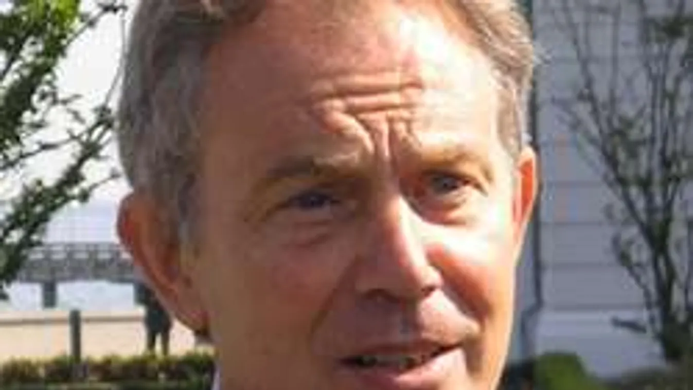 Hetvenezer forintos fürdőgatyában villantott aputestet a volt miniszterelnök!