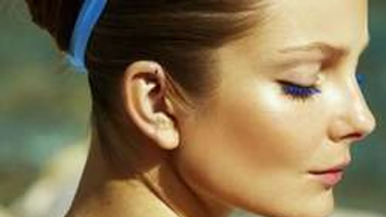 Tiniként is dögös volt bikiniben a magyar bombázó