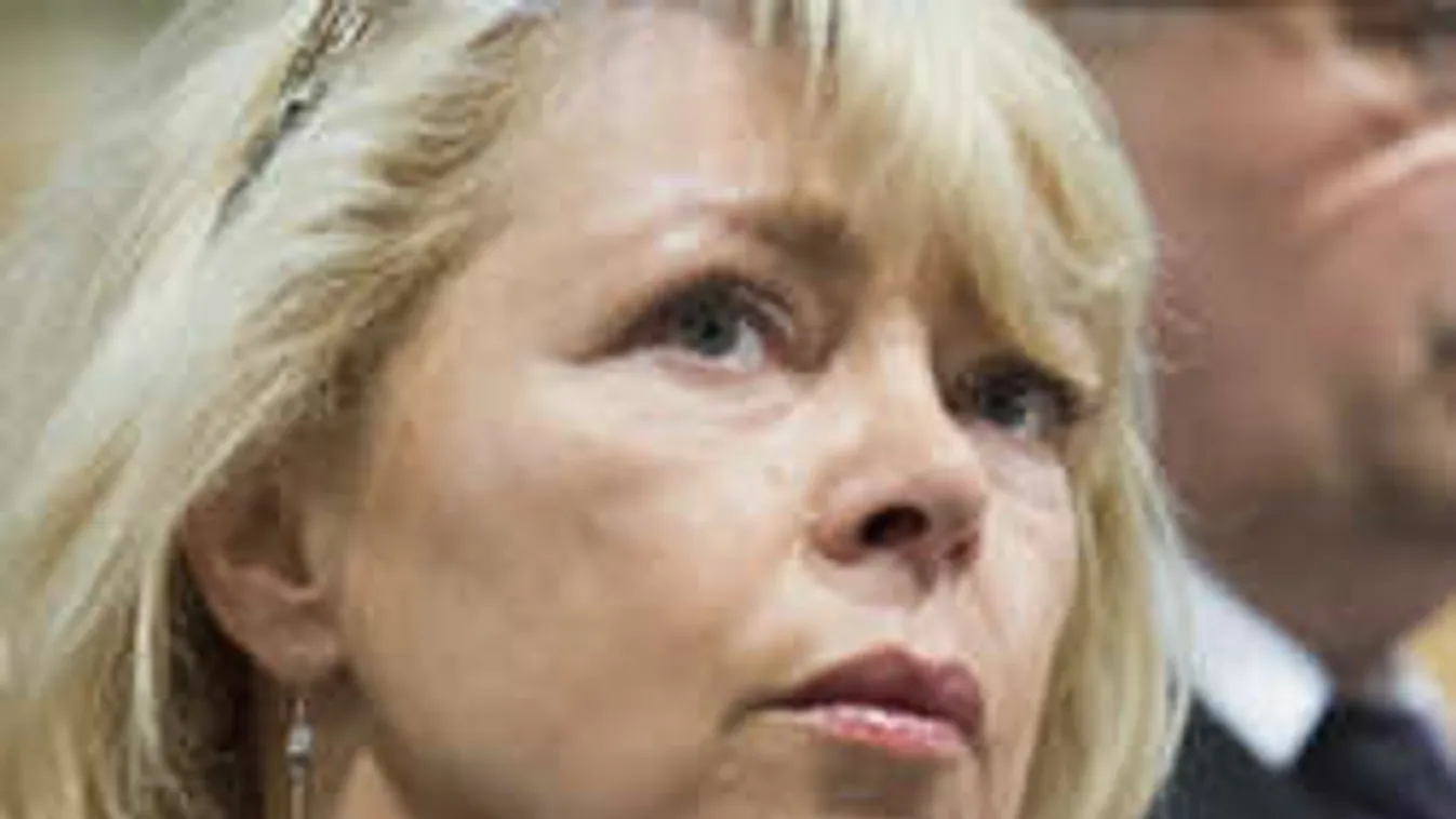 Dráma: Eltiltotta az orvosokat beteg édesapjától Nyertes Zsuzsa!