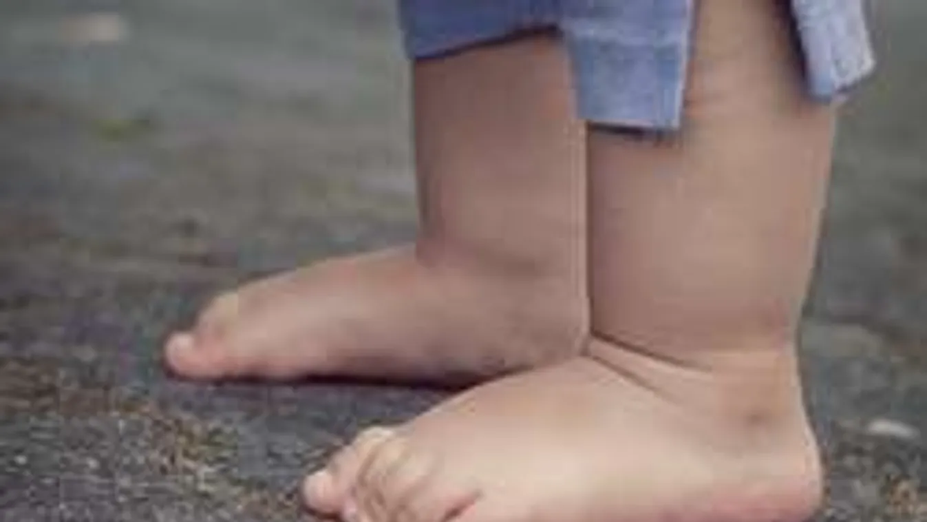 Borzalmas tragédia: 3 éves kisfiú halt meg a forró kocsiban