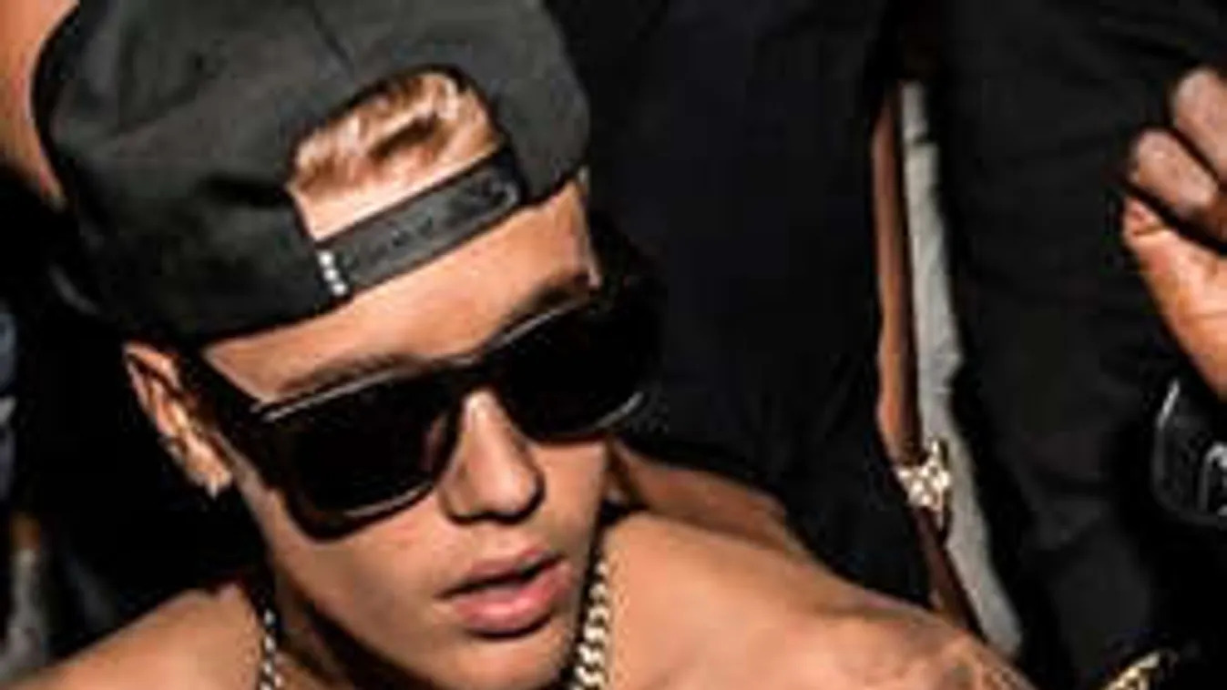 Kínos: Kiszivárgott a fiatal világsztár házi szexvideója!