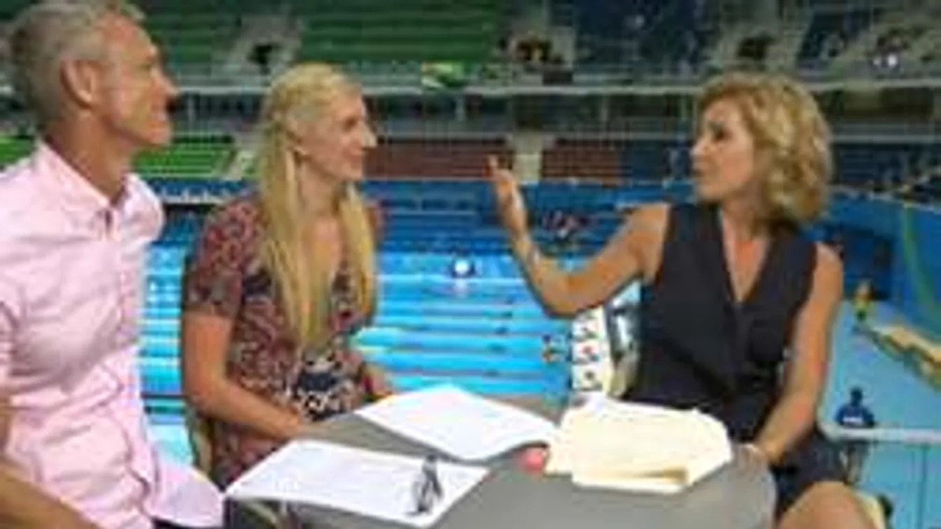 Napi sokk, miniben terpeszt a szexi bemondónó