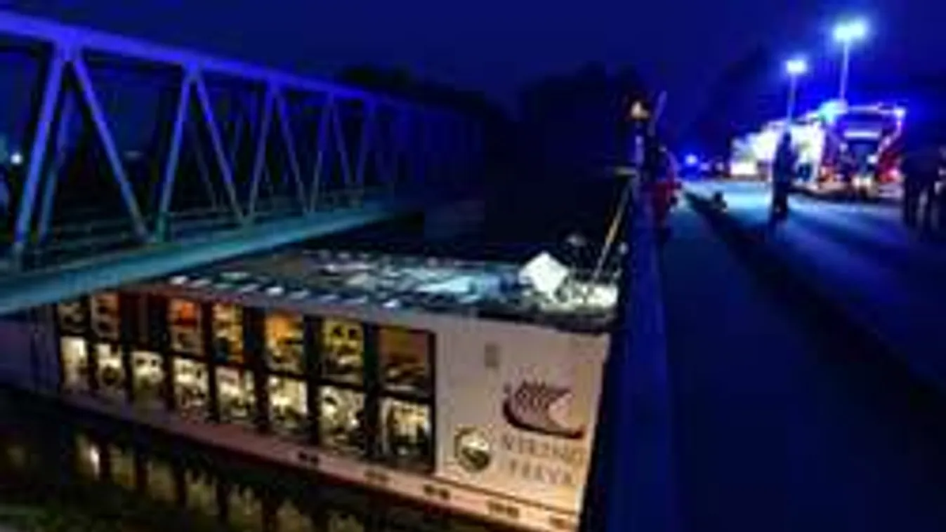 Õk a magyar halottak - hotelhajó ütközött a hídnak!