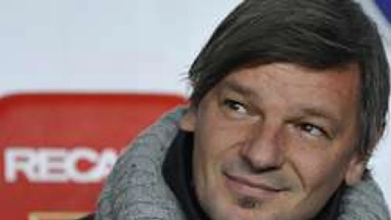 Fájni fog a bajnoki szünet a magyar fociedzőnek