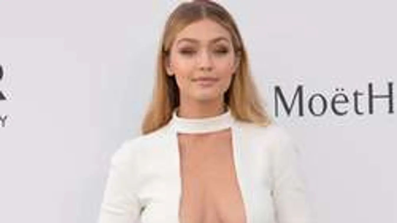 Szó szerint kitört az őrület a topmodell mellvillantásától