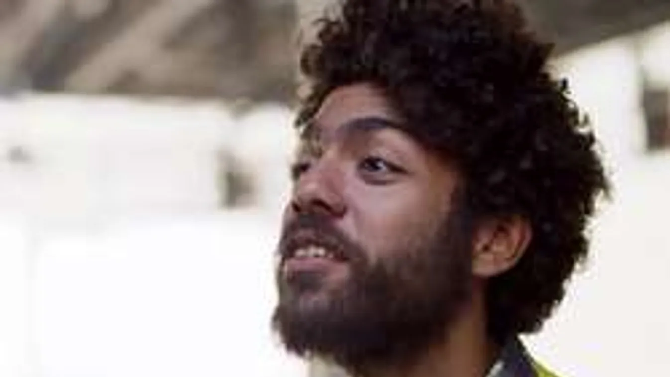 Meztelen barátnője melleit fogdosta a strandon a világsztár teniszező fia