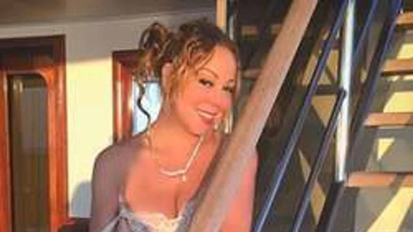 Meztelen képeket küldött rajongóinak a 46 éves sztáranyuka!