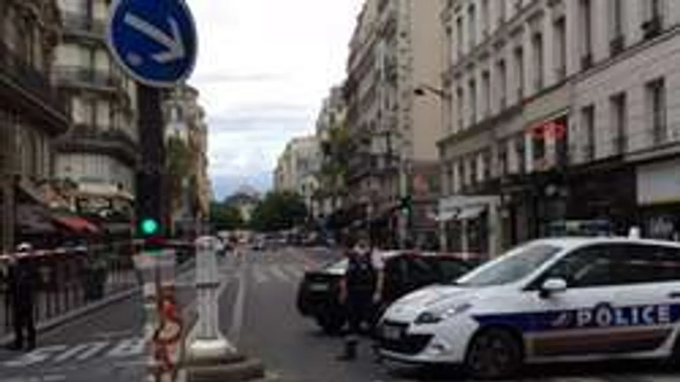 Pánik Párizsban! Fegyveresek lepték el a fél várost