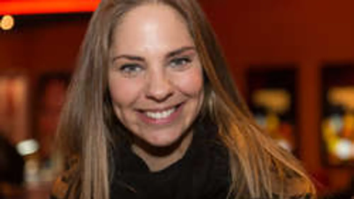 Ritka pillanat: Ada intim fotón mutatta meg kedvesét!