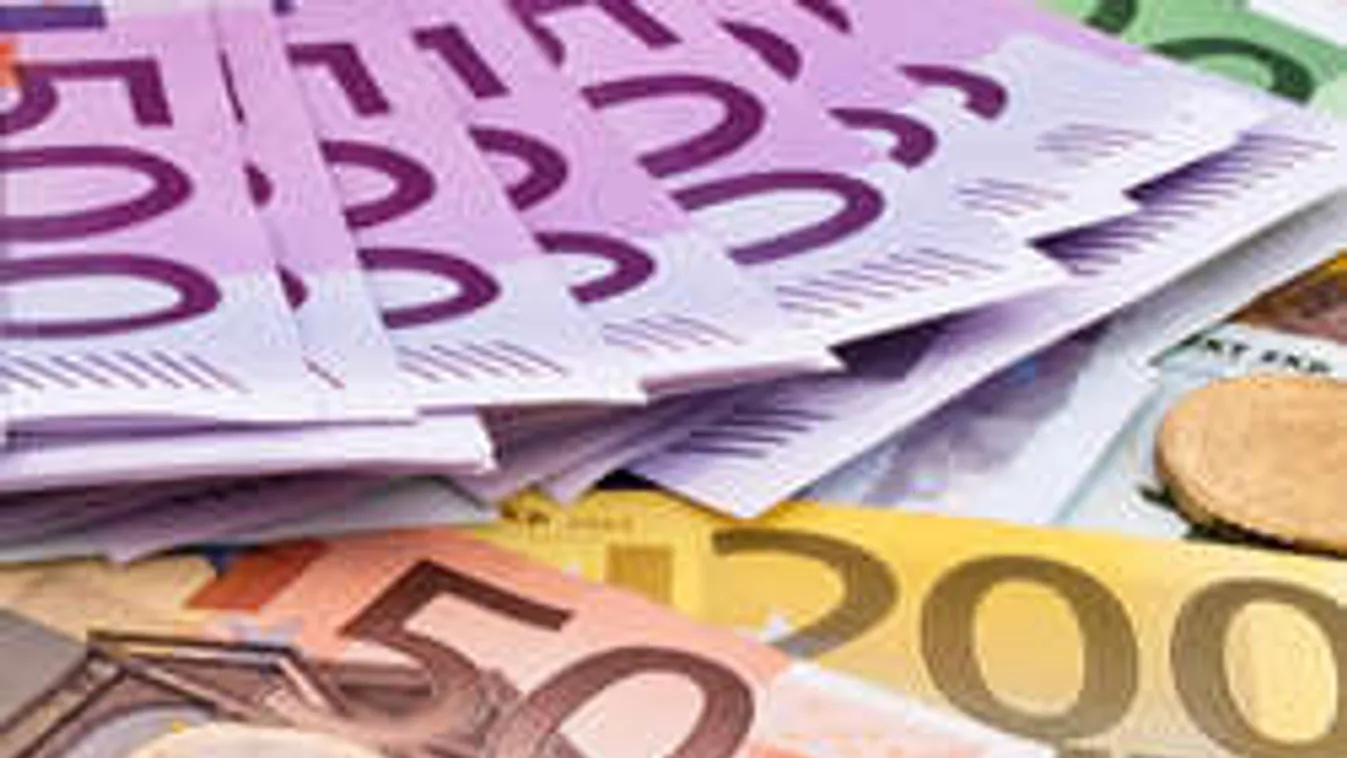 Több pénzt kapnak a migránsok az államtól, mint sok nyugdíjas