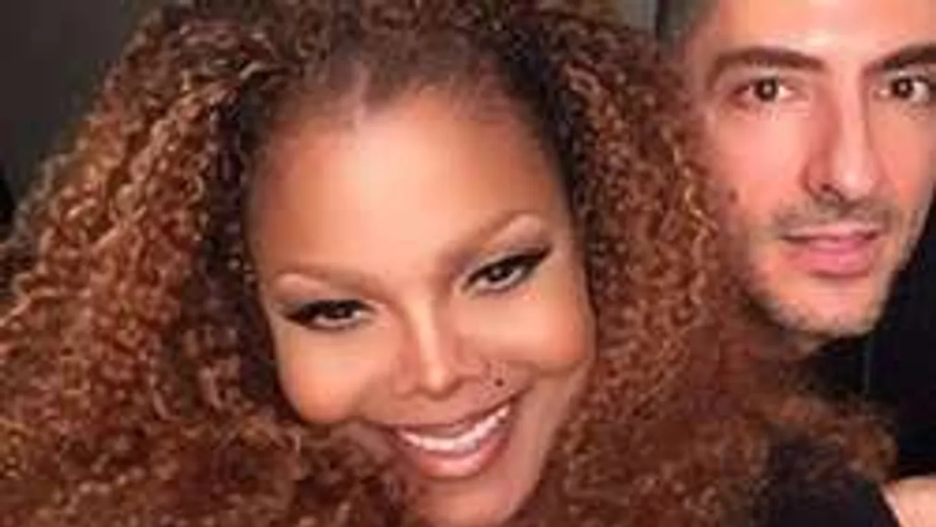 Ágynak döntötte a terhesség az ötvenes énekesnőt