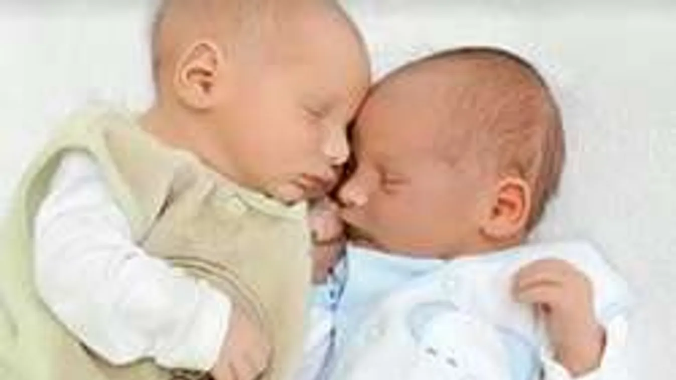 Bréking: anya lett a magyar sztárénekesnő!