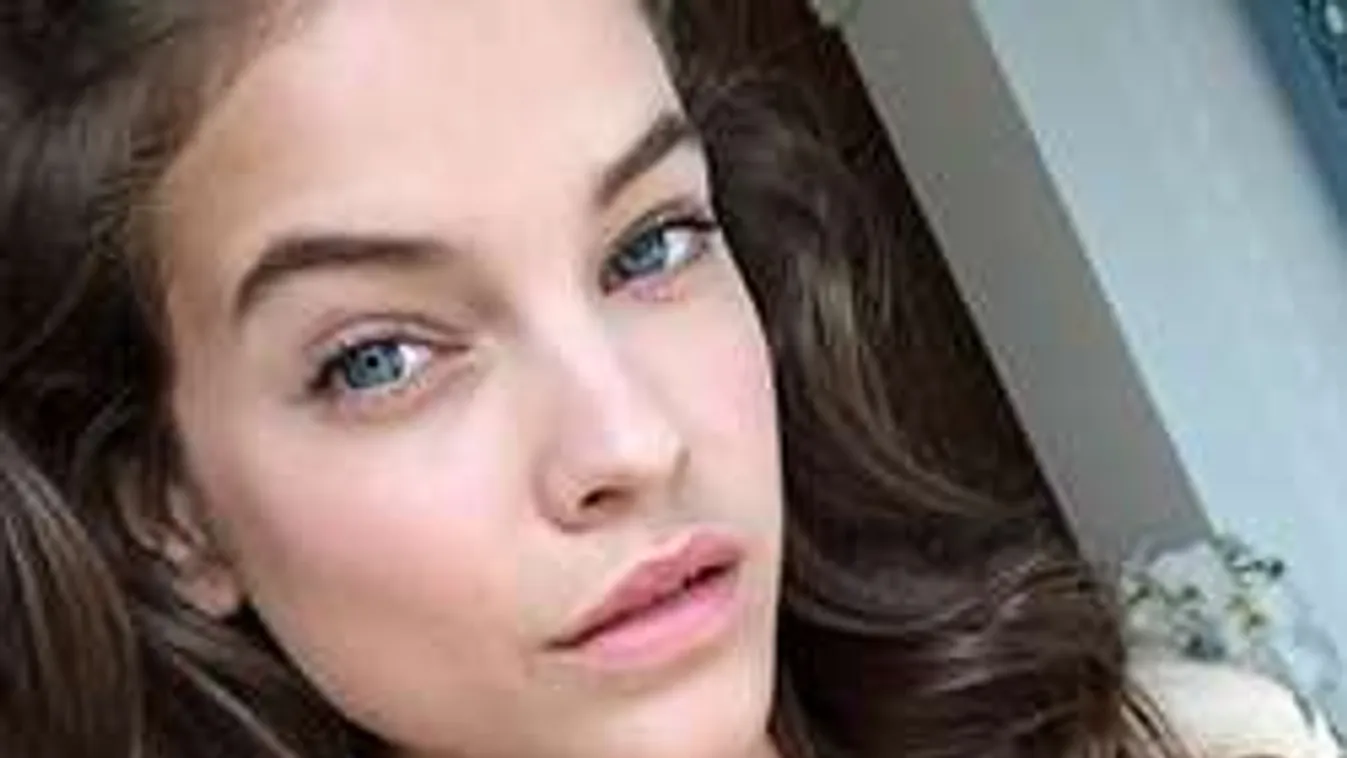 Ruha és smink nélkül ébredt Palvin Barbi