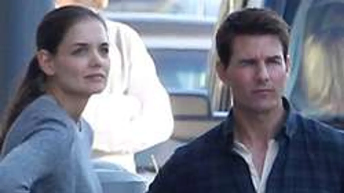 Még mindig Tom Cruise parancsol Katie Holmesnak
