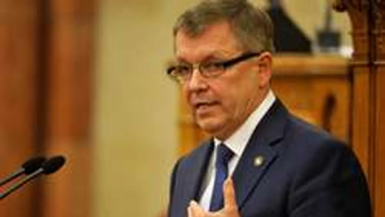 Ez vár válásakor a szerelmes Matolcsy Györgyre!