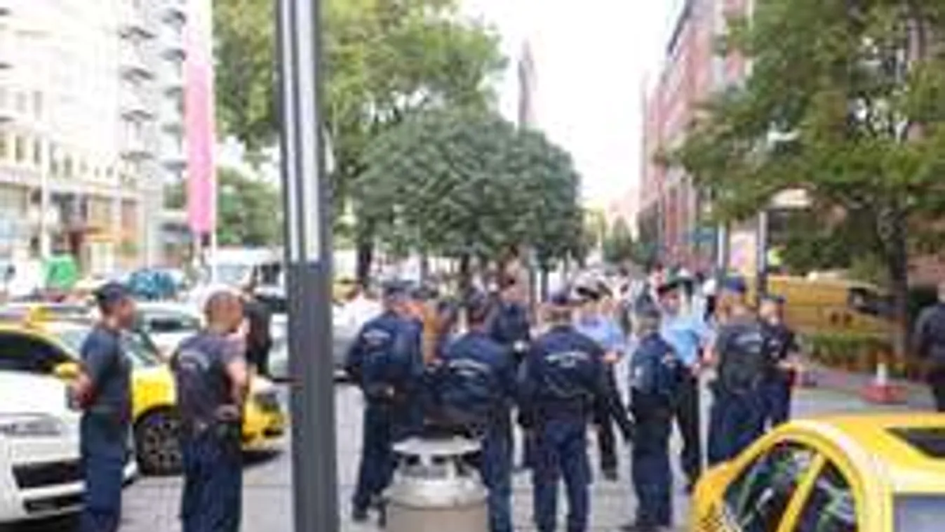 Gyorshír: bombariadó a WestEndnél