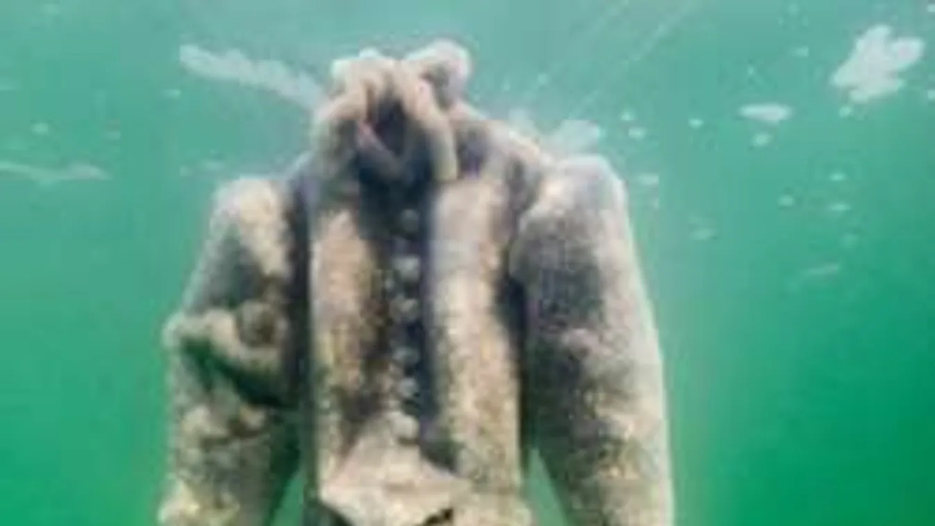 Eszméletlen, mit művelt a só ezzel a ruhával!