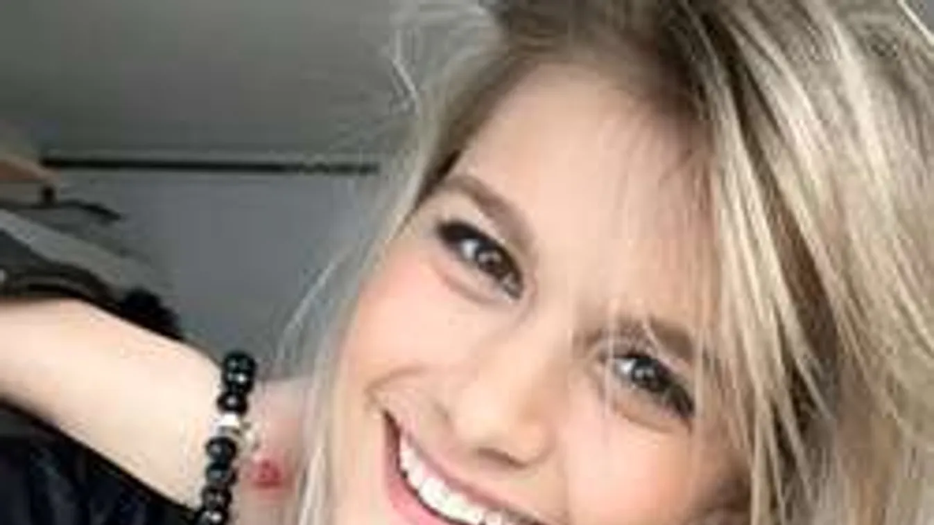 Weisz Fanni kerek fenekénél jobbat ma már nem látsz!