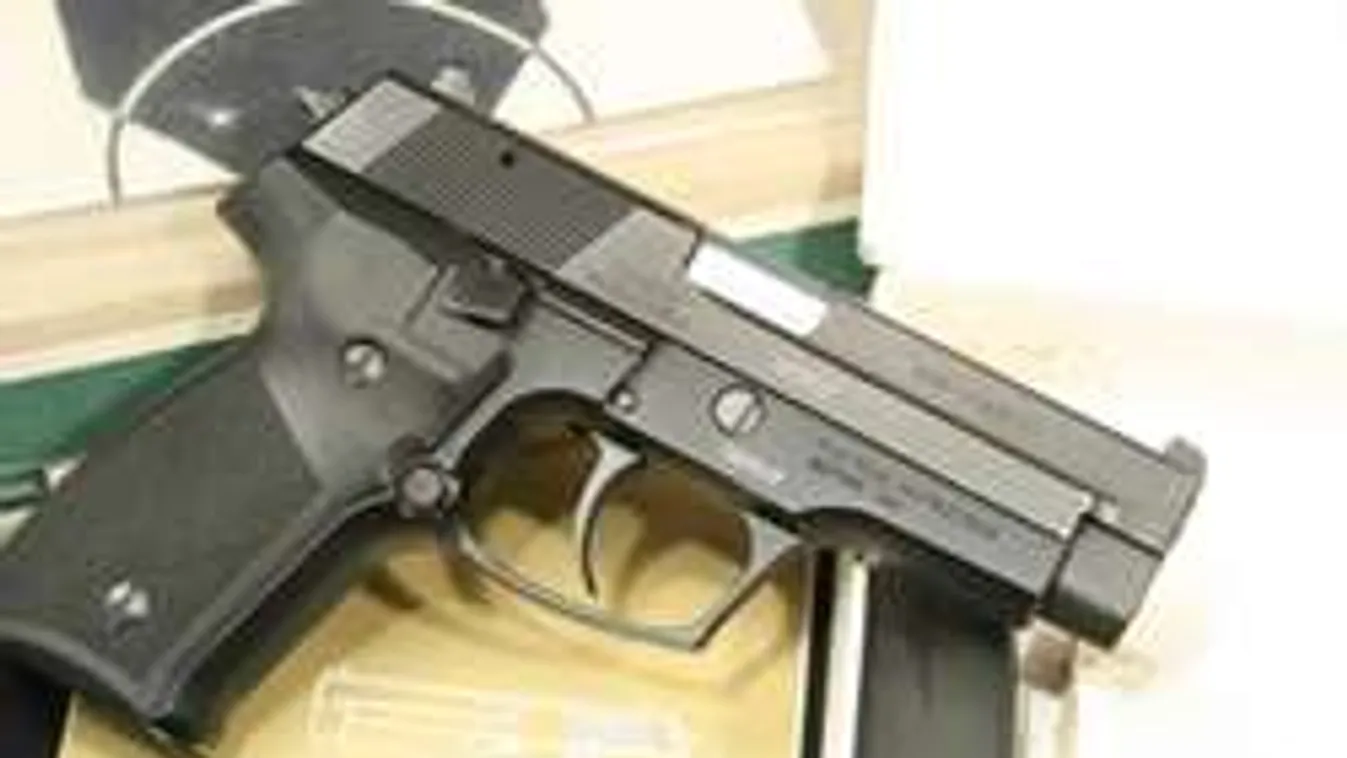 Alvilági kapcsolata is lehetett a fegyvert vásárló román orvosnak