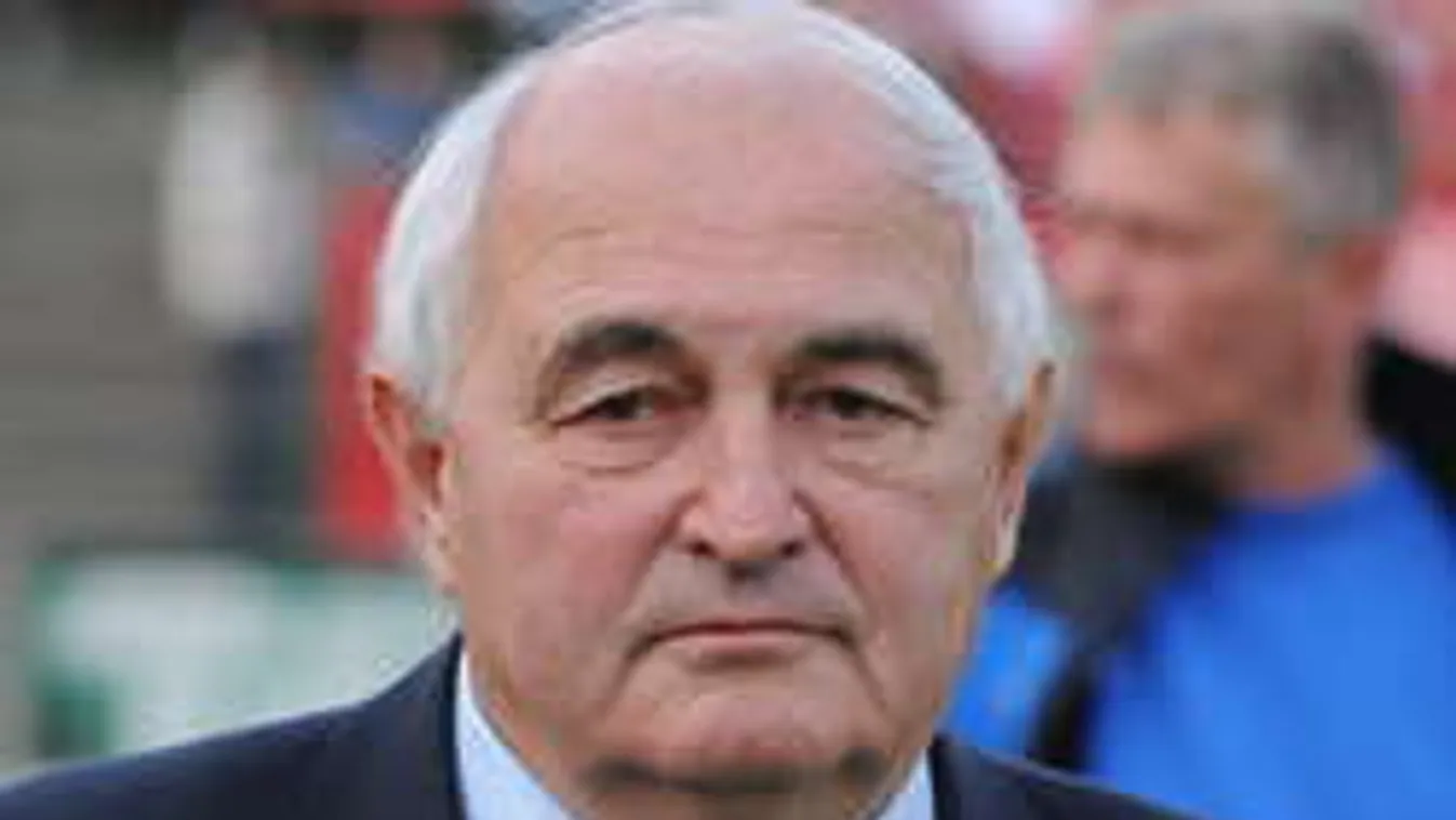 Szomorú hír, feleségét gyászolja a legendás magyar fociedző