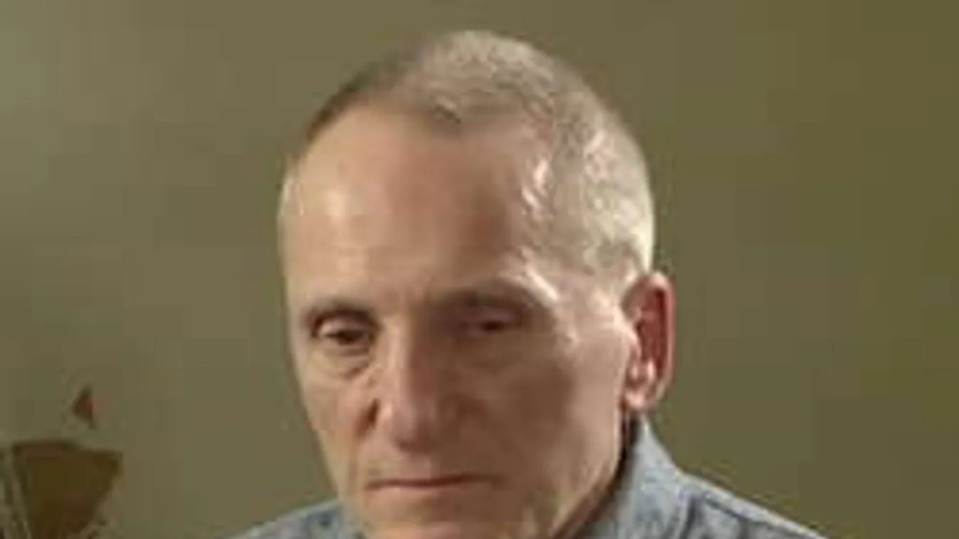 Marhapörkölttel várja haza szerelme a kegyetlen magyar sorozatgyilkost